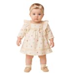 🎀 Küçük bir zarafete kim hayır diyebilir ki? 🎀 Bu elbise ilk bakışta kalpleri çalıyor! 💘👶